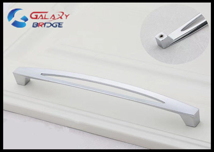 Maniglie vuote incurvate dell\'armadio da cucina di Chrome, maniglie ... Maniglie vuote incurvate dell\'armadio da cucina di Chrome, maniglie ...